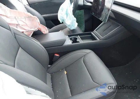 2026 Tesla Model Y Long Range Dual Motor All-Wheel Drive/Long Range Launch Series из США, поврежденный, VIN 7SAYGDEEXTA501042